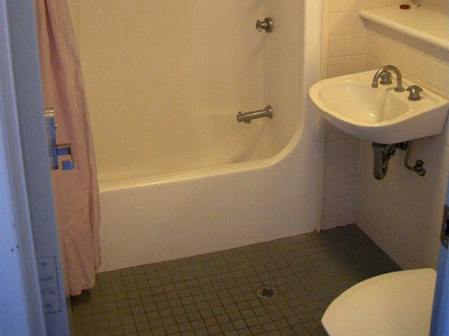トイレつまりの問題解決：業者に頼ることの重要性